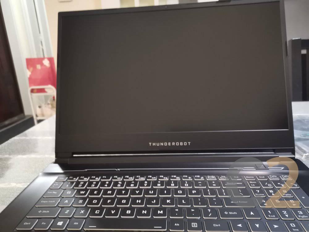 (USED) THUNDEROBOT 雷神 911 MP i7-9750H 4G 128-SSD NA GTX 1650 4GB 17.3inch 1920x1080 Gaming Laptop 95% - C2 Computer