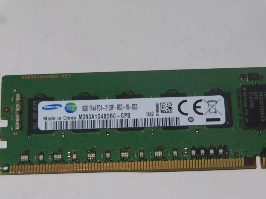 Samsung M393A1G40DB0-CPB2Q 8GB PC4-17000 DDR4 -2133MT/s 1RX4 ECC メモリ |使用済み