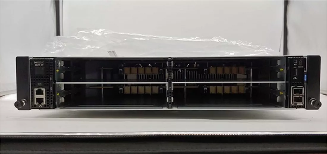 Dell 210-AFWU Networking S6100-ON 10/25/40/50/100GbE Modulaire <tc>Switch</tc> (Emplacements vides) | UTILISÉ