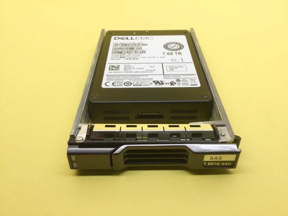 Dell RRXD7 7.68TB Compellent SSD SAS 読み取り集中 12Gbps |使用済み メイン画像