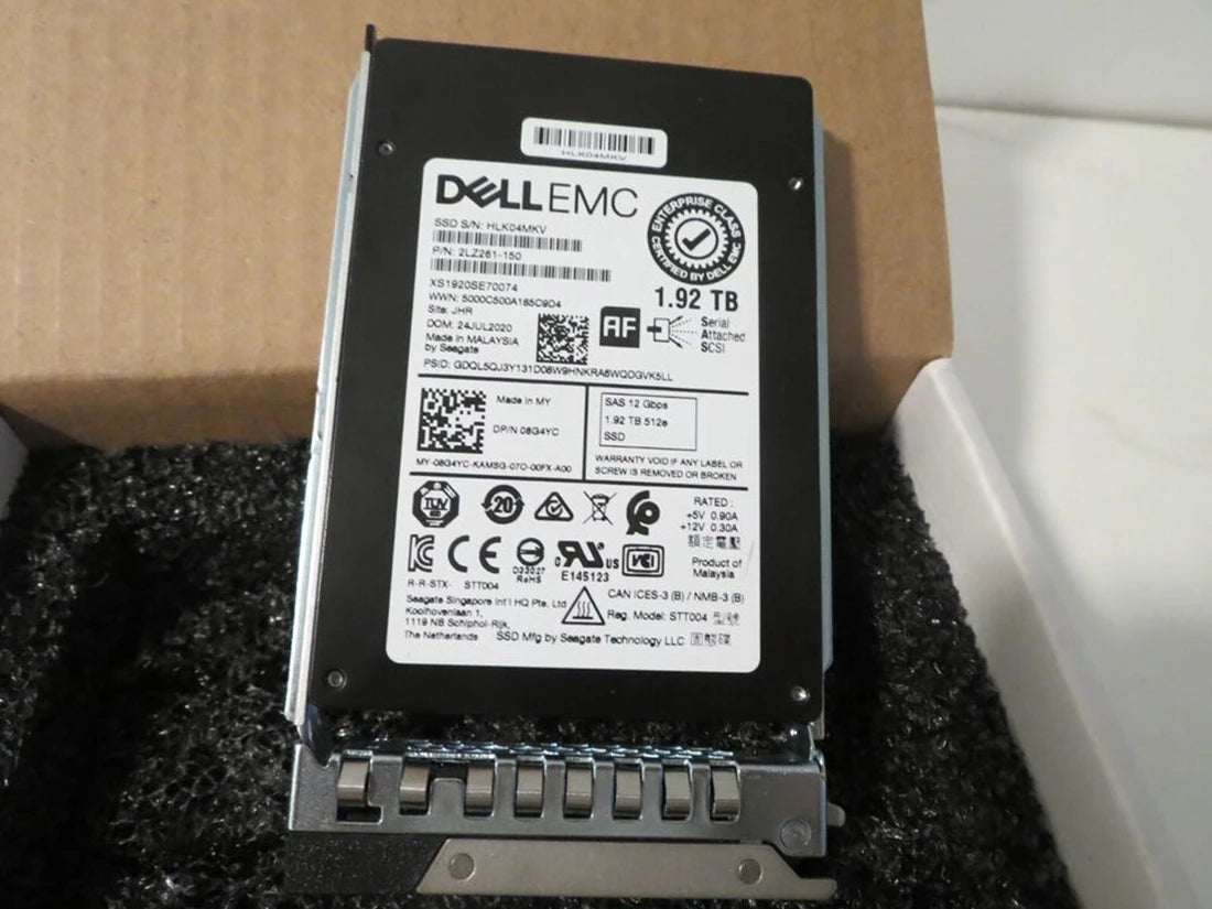Disque dur Dell 8G4YC 1,92 To SSD SAS RI 12 Gbit/s enfichable à chaud avec kit 14 Go | UTILISÉ Image principale