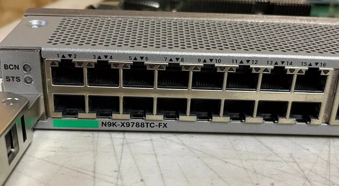 Thẻ dòng Cisco N9K-X9788TC-FX 48-Port 1/10 GbE & 4-Port 40/100 GbE | ĐÃ SỬ DỤNG