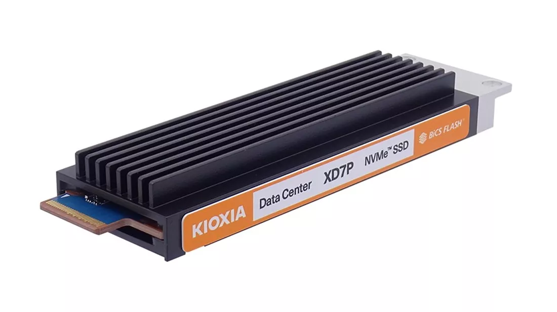 KIOXIA KXDZDRJJ7T68 7.68TB XD7P系列 PCIe® 5.0 NVMe™ 2.0 固態硬碟，厚度9.5毫米 E1.S Sed SSD | 二手
