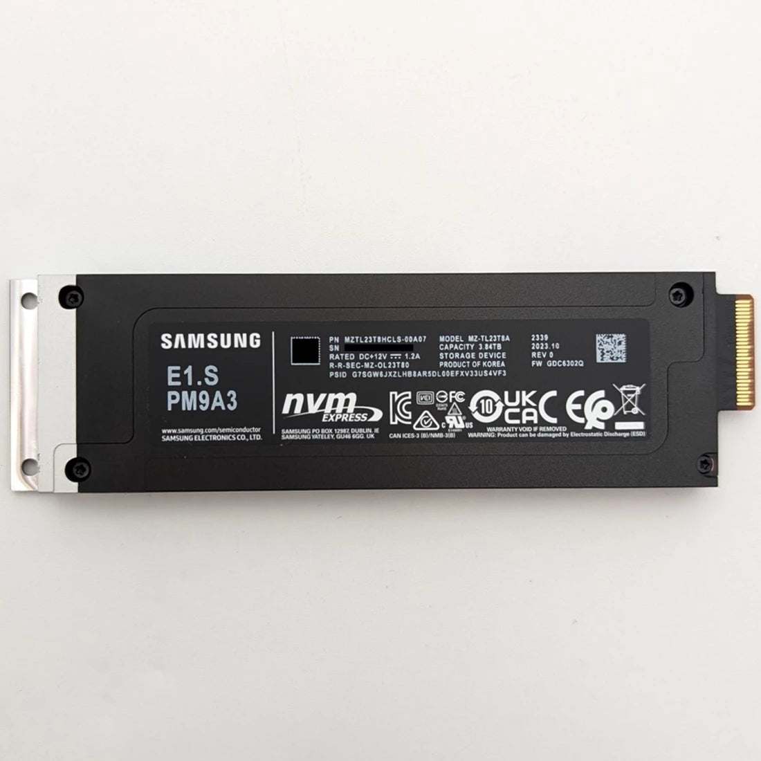 SAMSUNG MZ-TL23T8A PM9A3 3,84 TB E1.S PCIe Gen 4x4 interne SSD | GEBRAUCHT Hauptbild
