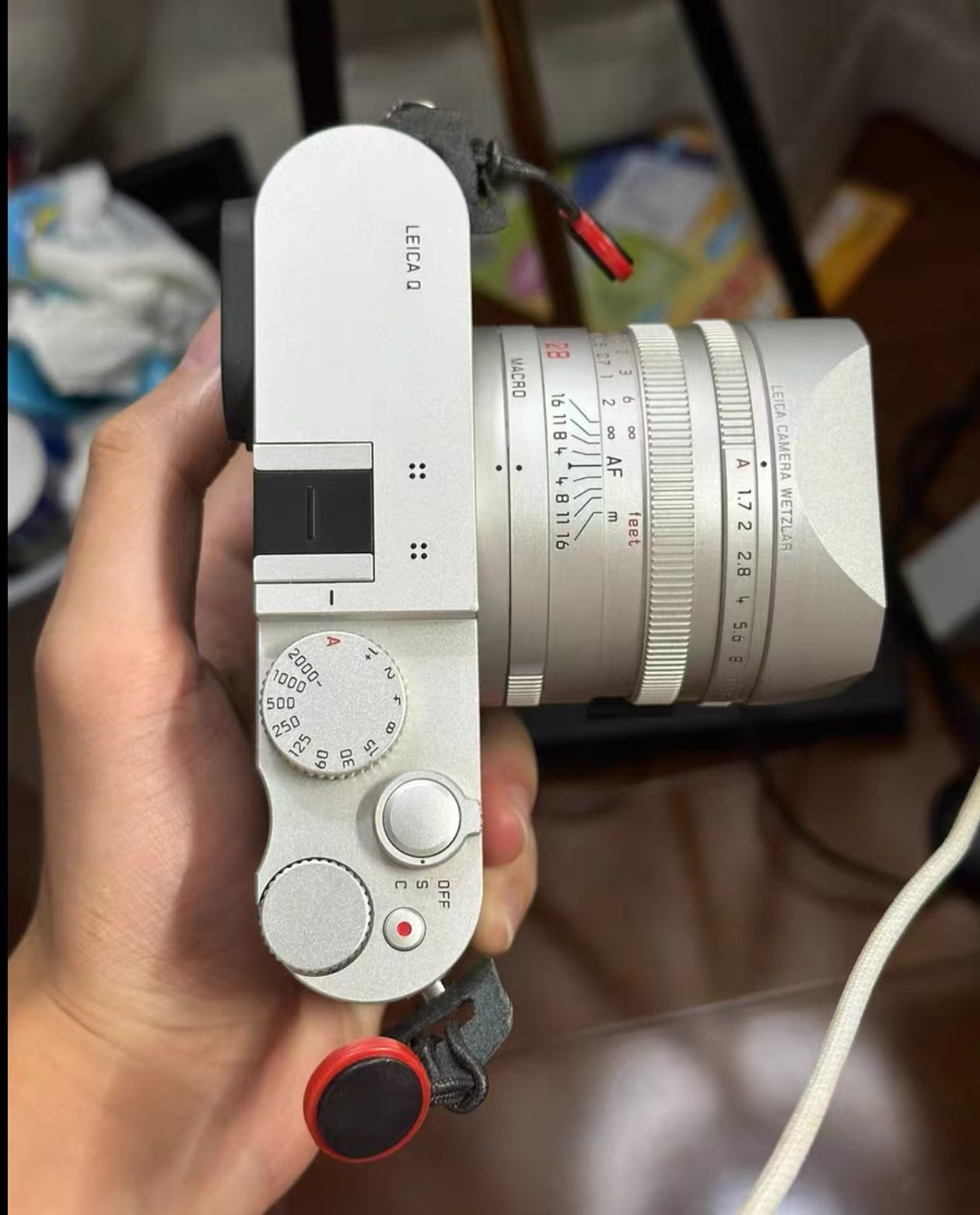 Ermäßigte (gebrauchte) Leica Q Vielseitige tragbare Digitalkamera -Kit - 90% Zustand für die Reise