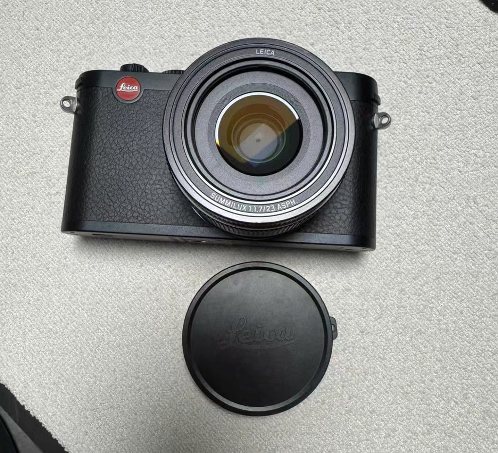 Leica X Typ 113 Travel-Ready Compact Digital Camera Bundle - 90% New Condition at an Unbeatable Price