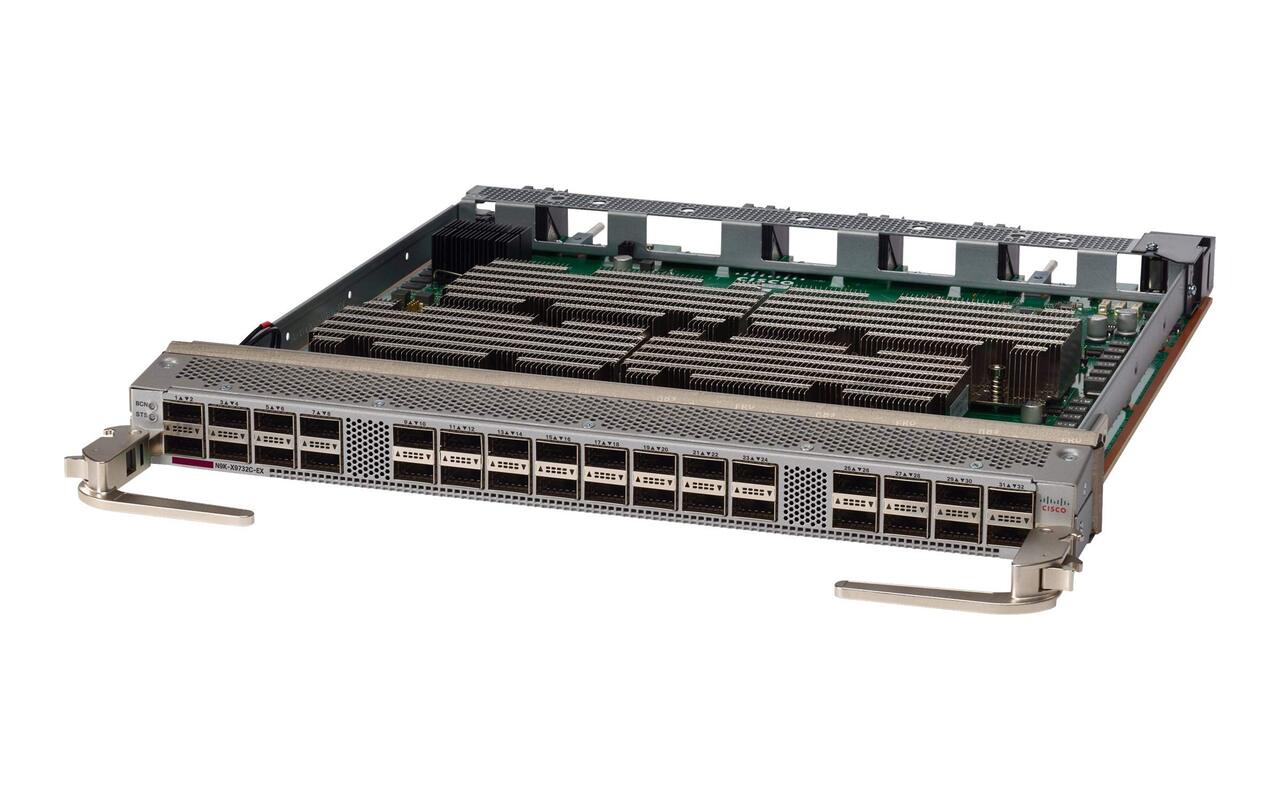 Carte de ligne Cisco N9K-X9732C-FX 36 ports 100G NX-OS | UTILISÉ Image principale