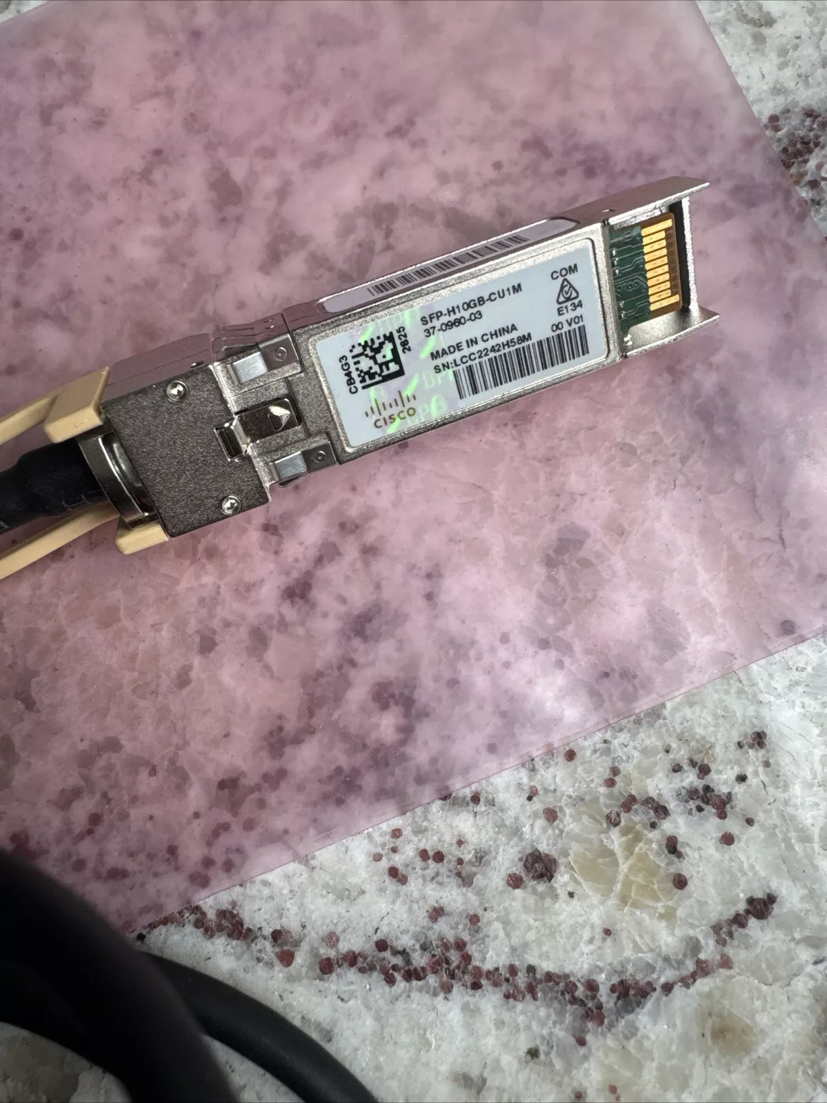 CISCO 10Gb SFP ケーブル 1M 37-0960-03、SFP-H10GB-CU1M、グレード A、ホロ メイン画像