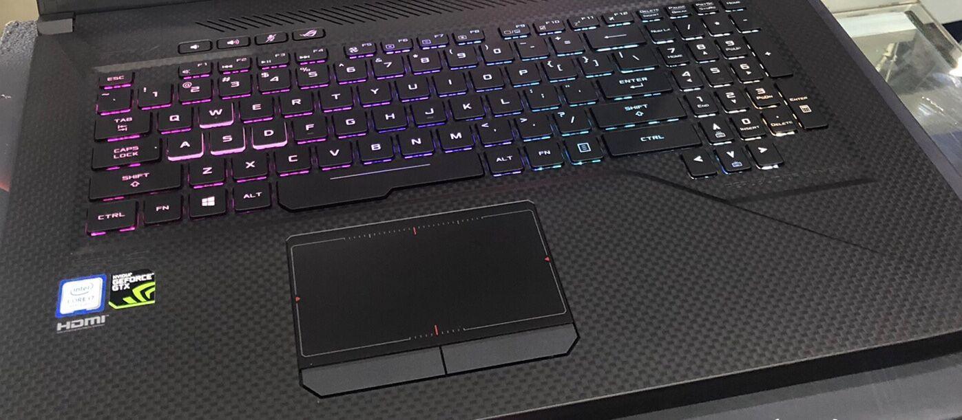 （二手）华硕 S7B I7-8750H 4G NA 500G GTX 1070 8G 17.3 英寸 1920x1080 游戏笔记本电脑 95% 次要图像