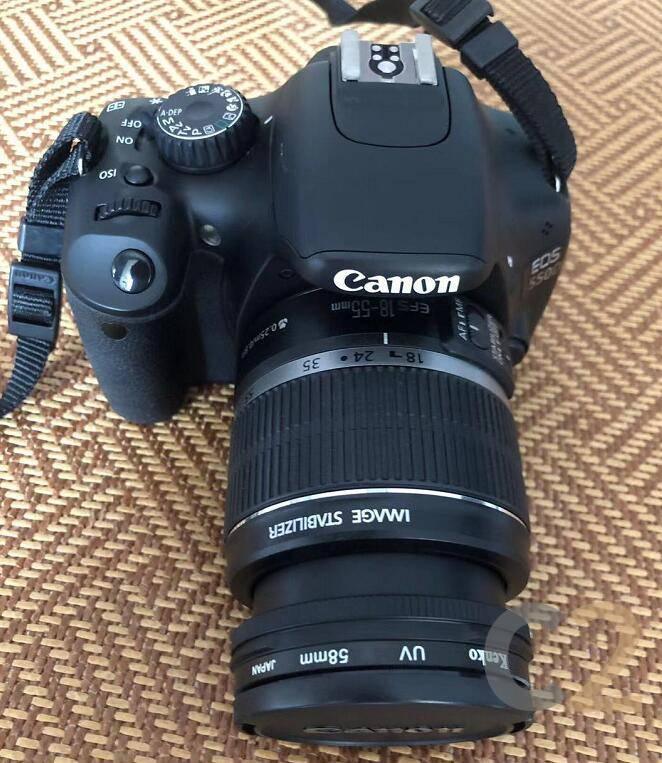CANON EOS 550D (2K) COMME NEUF AVEC 18.55 ET ACCESSOIRES TEL:98230630