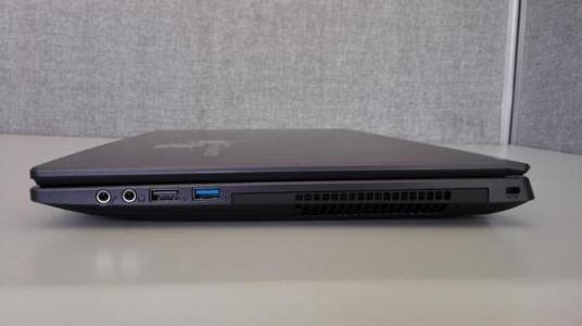 (USED) HASEE GOD OF WAR(神舟-戰神) K670D i5-7400H 4G NA 500G GTX 1050 4G 15.6inch 1920×1080 Gaming Laptop 90% - C2 Computer