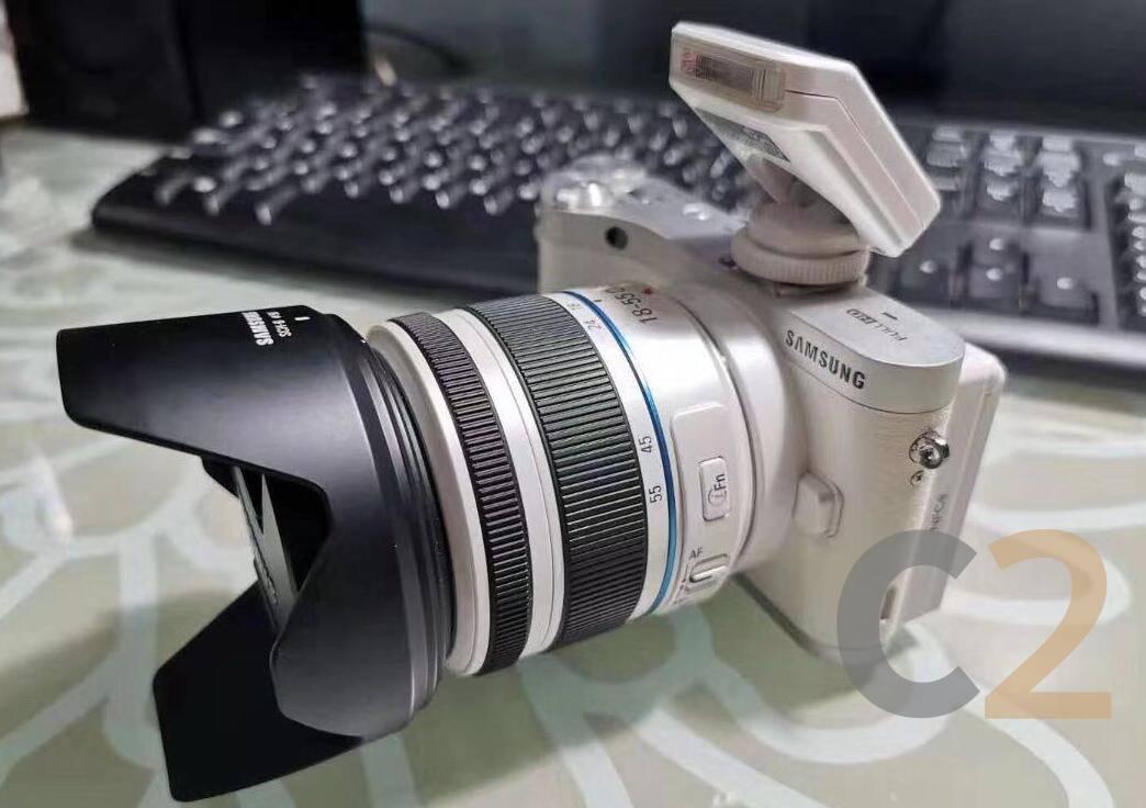 (USED)Samsung NX-300M 連（18-55mm）wifi 反转屏幕 無反相機 可換鏡頭 旅行 Camera 90% NEW（黑/白） - C2 Computer 主圖