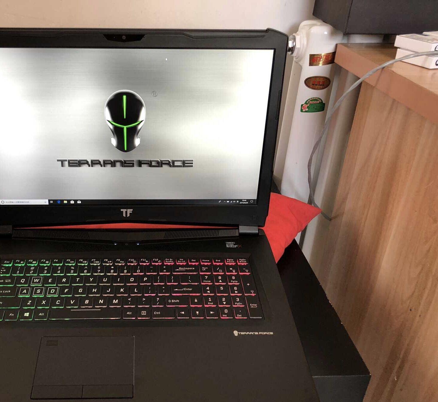 （二手）Terrans Force T700X I7-8750H 4G NA 500G GTX 1070 8G 15.5英寸1920x1080遊戲筆記本電腦95％ 次要影像